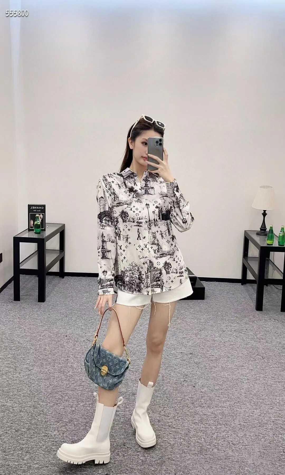 Louis Vuitton/